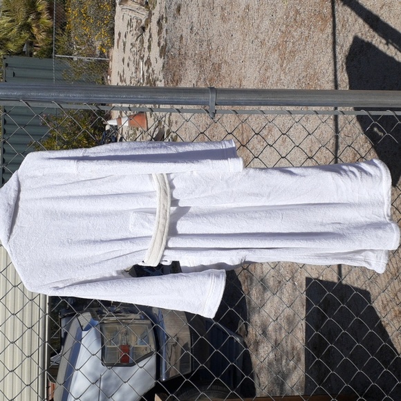 Chadsworth Plush White LA Lakers Robe, S/M - Picture 5 of 8